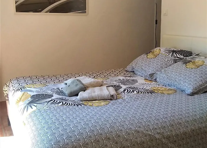 ゲストハウス L'ermitage 3*