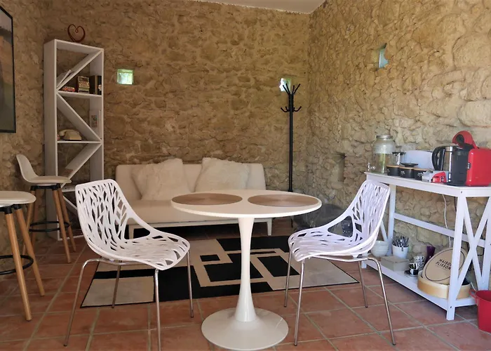 L'ermitage Πανσιόν 3*